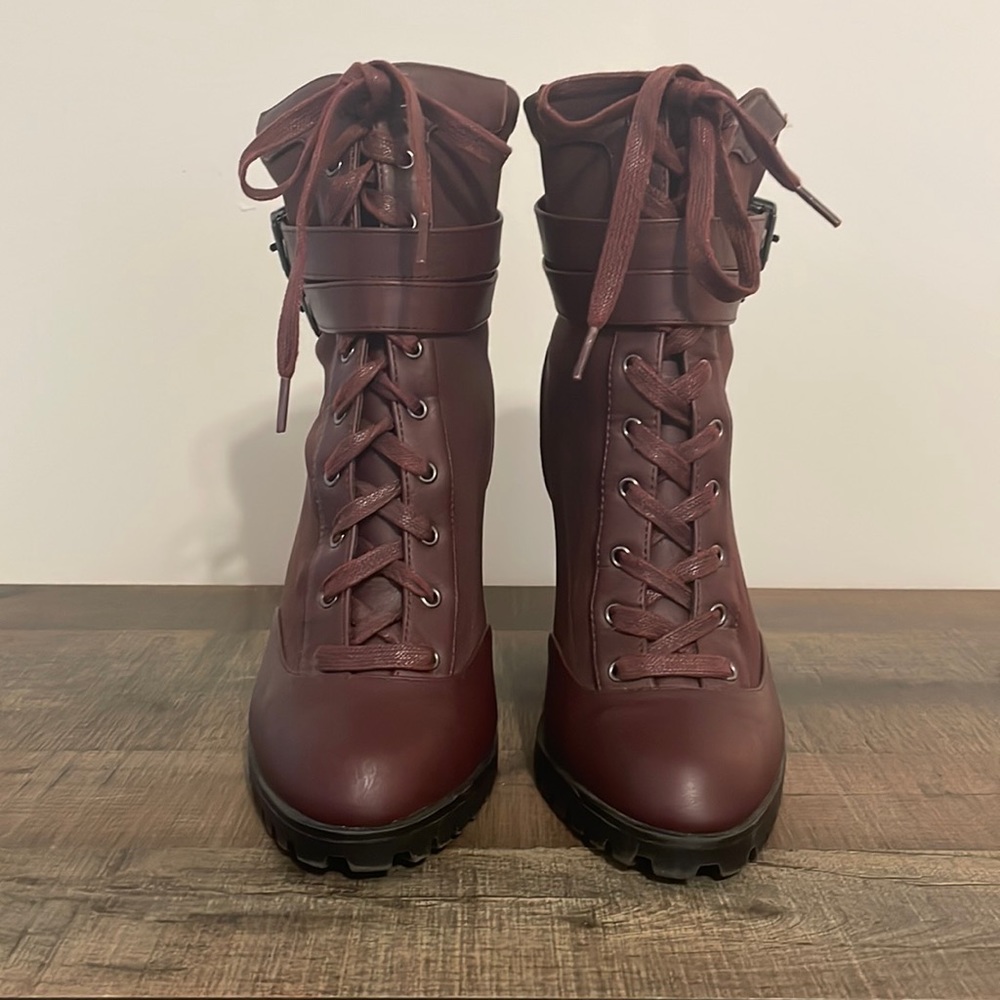 ShoeDazzle Wila faux leather lace-up bootie in burgundy.  Size 8.